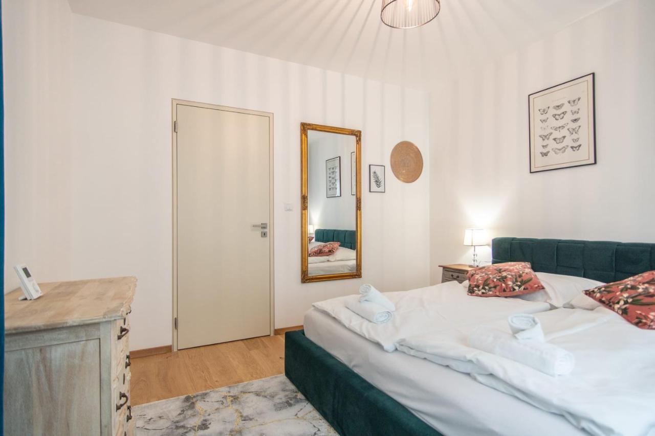 Apartment With Balcony Prague Exterior photo